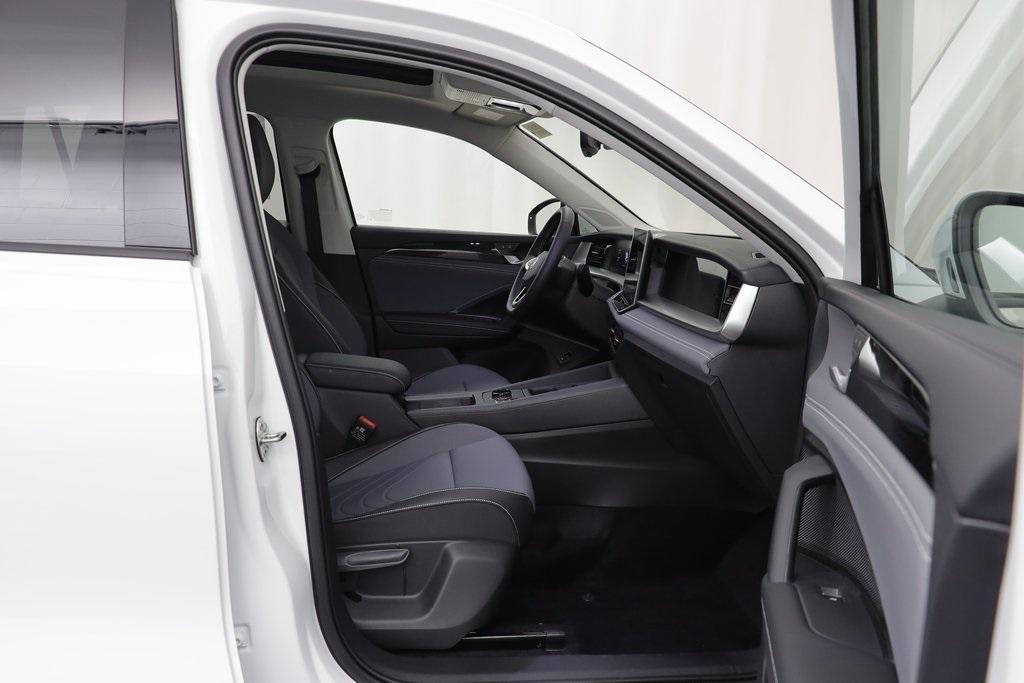 new 2025 Volkswagen Tiguan car, priced at $35,260
