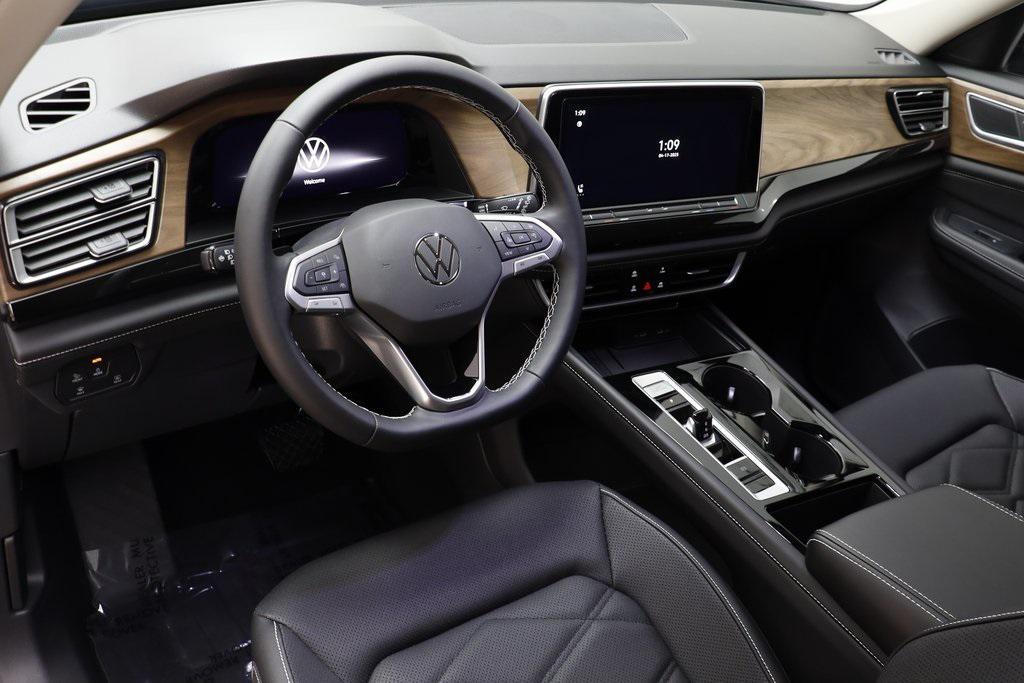 new 2025 Volkswagen Atlas car, priced at $40,104