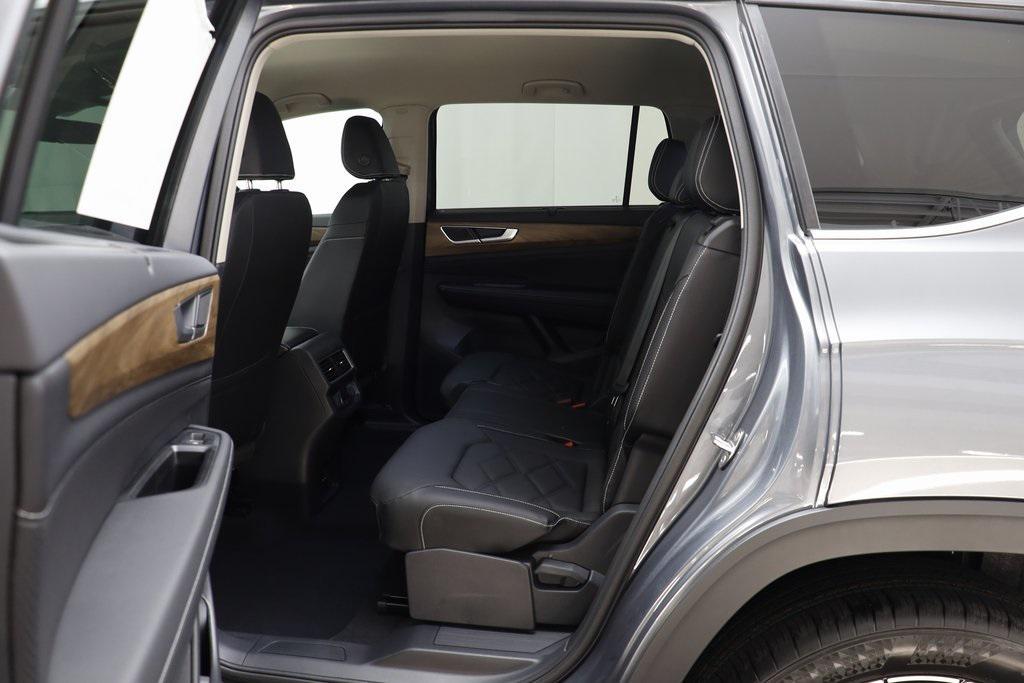 new 2025 Volkswagen Atlas car, priced at $40,104