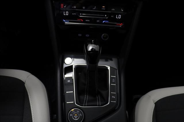new 2025 Volkswagen Taos car