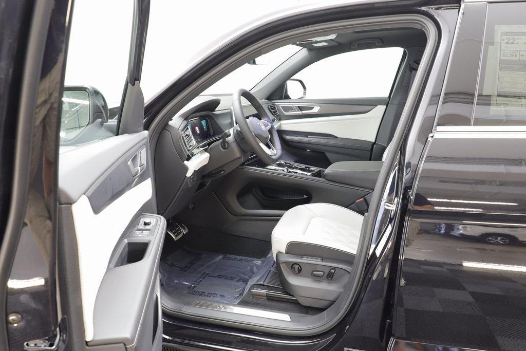 new 2026 Volkswagen Atlas Cross Sport car, priced at $53,248