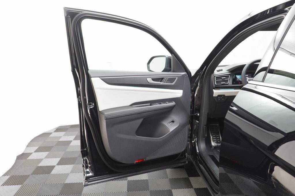 new 2026 Volkswagen Atlas Cross Sport car, priced at $53,248