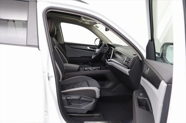 new 2025 Volkswagen Atlas car, priced at $45,404