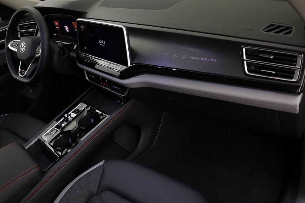 new 2025 Volkswagen Atlas car, priced at $45,645
