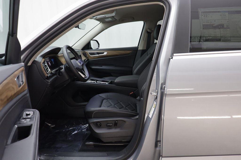 new 2026 Volkswagen Atlas car, priced at $40,700