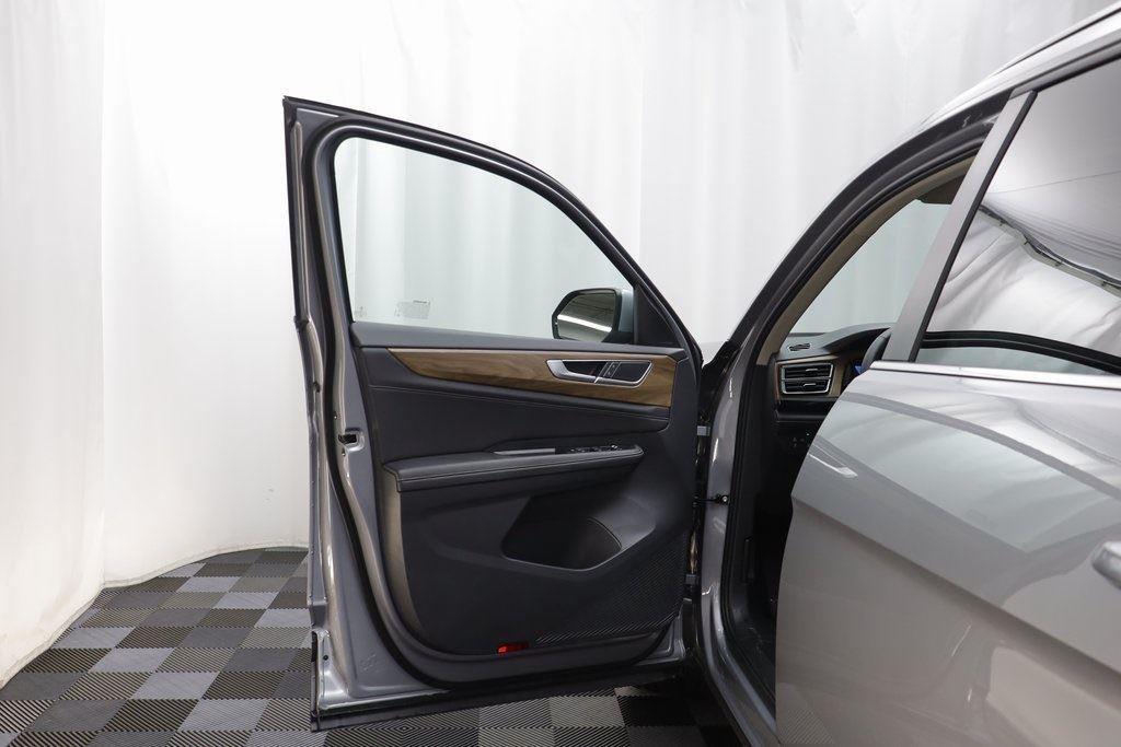 new 2026 Volkswagen Atlas car, priced at $40,700