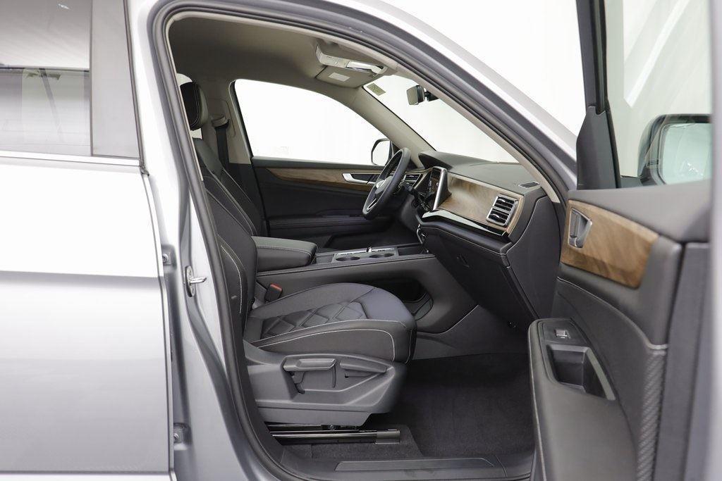 new 2026 Volkswagen Atlas car, priced at $40,700