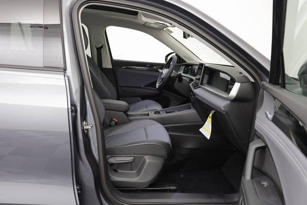 new 2025 Volkswagen Tiguan car, priced at $33,770