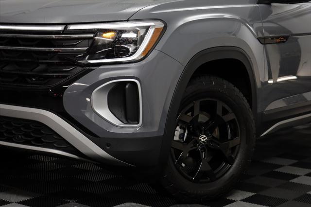 new 2025 Volkswagen Atlas car, priced at $47,014