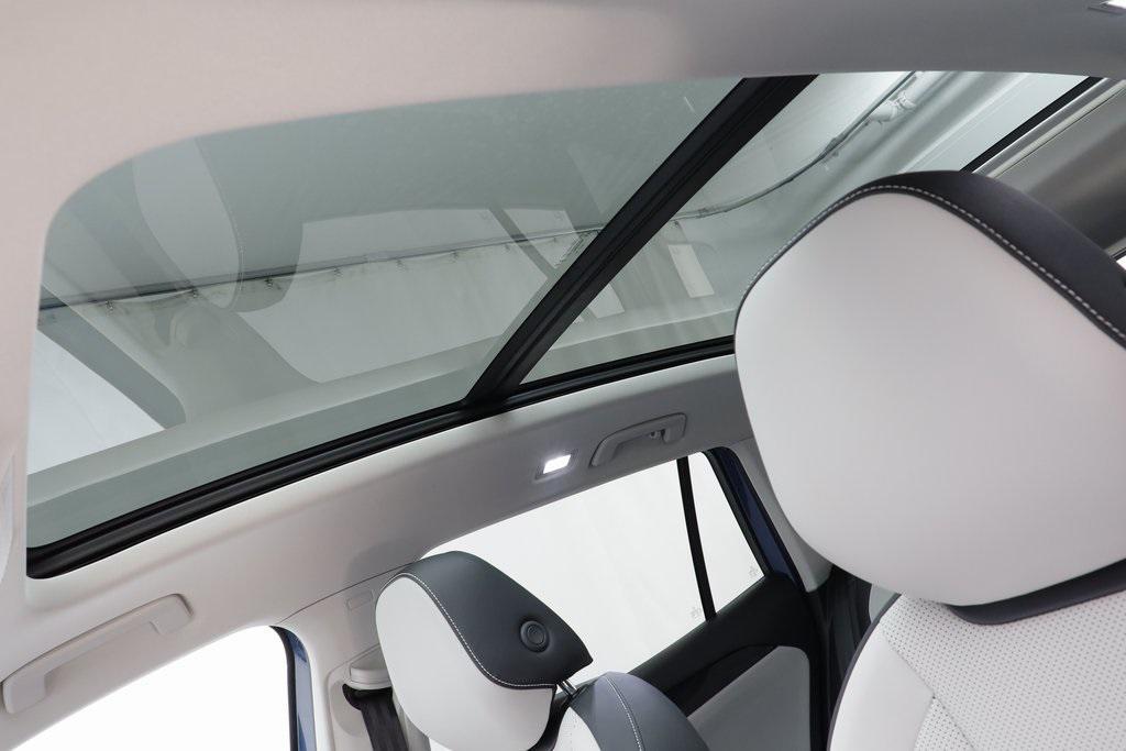 new 2025 Volkswagen Tiguan car, priced at $34,207