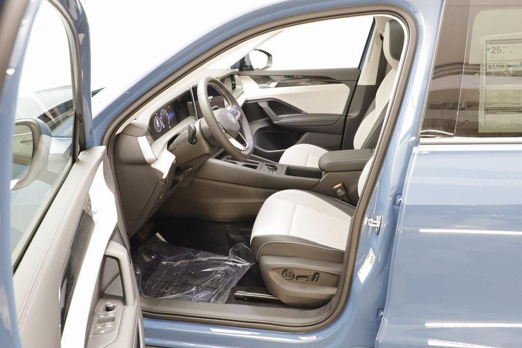 new 2025 Volkswagen Tiguan car, priced at $34,207