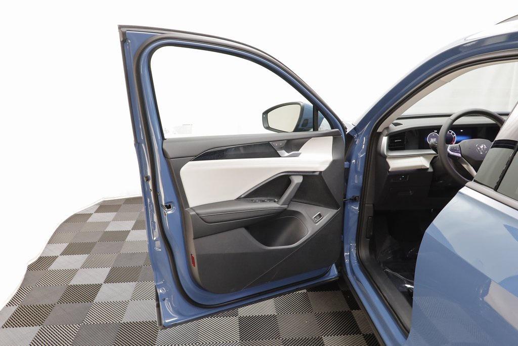 new 2025 Volkswagen Tiguan car, priced at $34,207