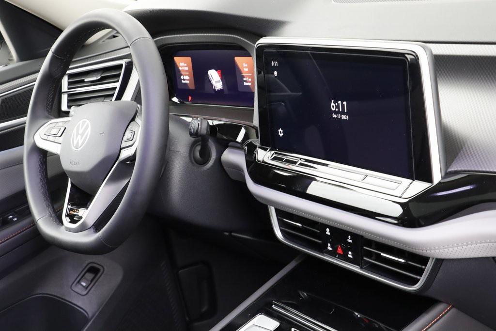 new 2025 Volkswagen Atlas car, priced at $45,056