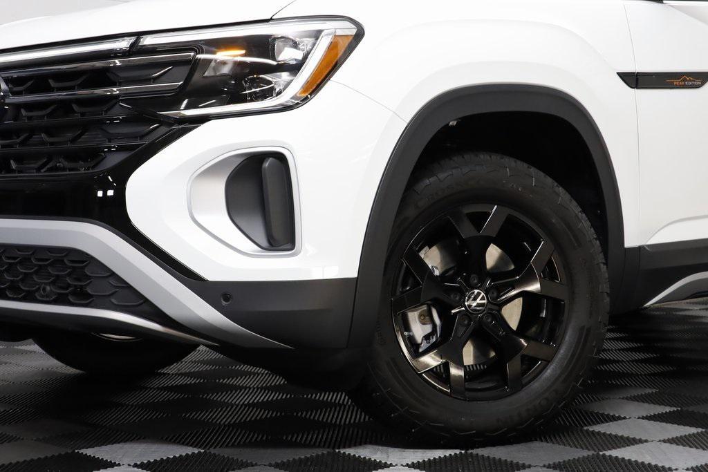new 2025 Volkswagen Atlas car, priced at $45,056