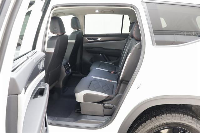 new 2025 Volkswagen Atlas car, priced at $45,077