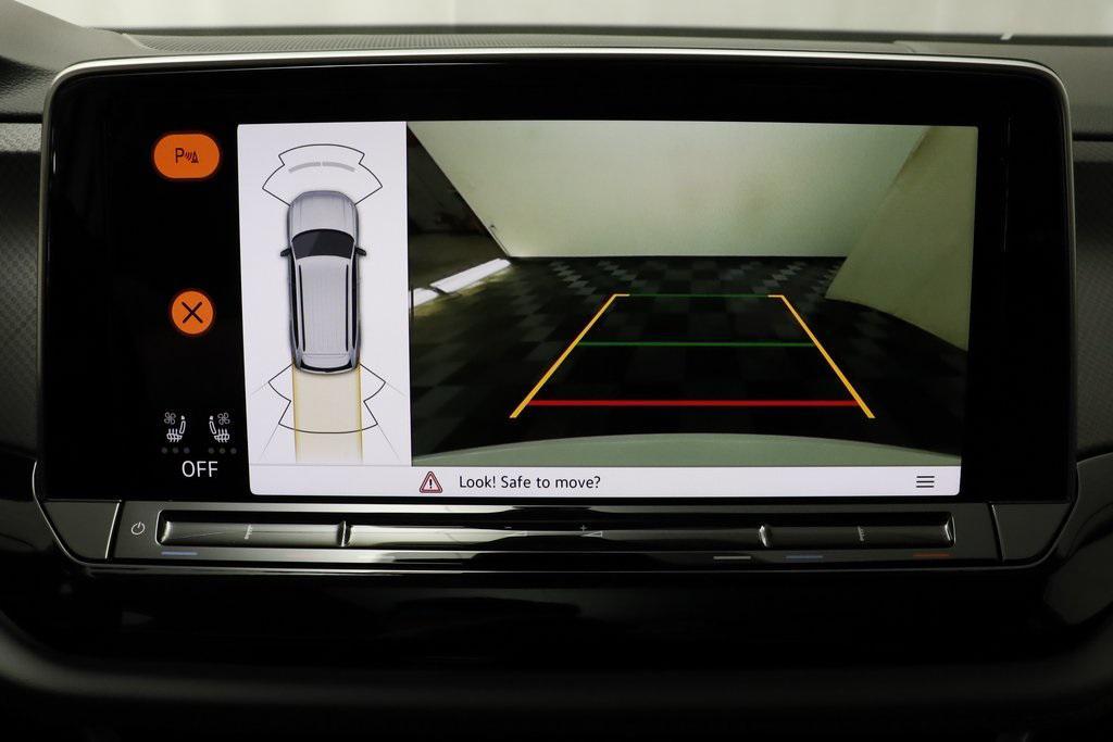 new 2025 Volkswagen Atlas car, priced at $45,056