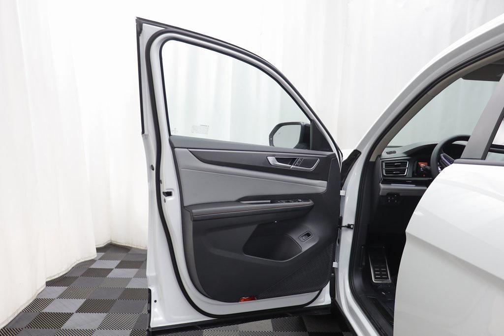 new 2026 Volkswagen Atlas car, priced at $46,939