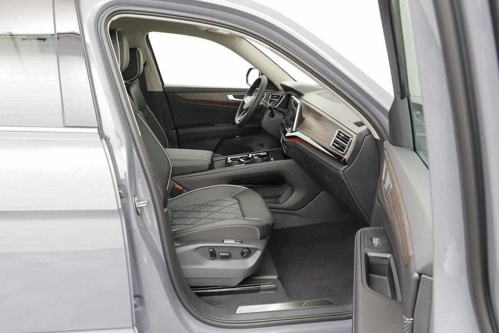 new 2026 Volkswagen Atlas car, priced at $54,716