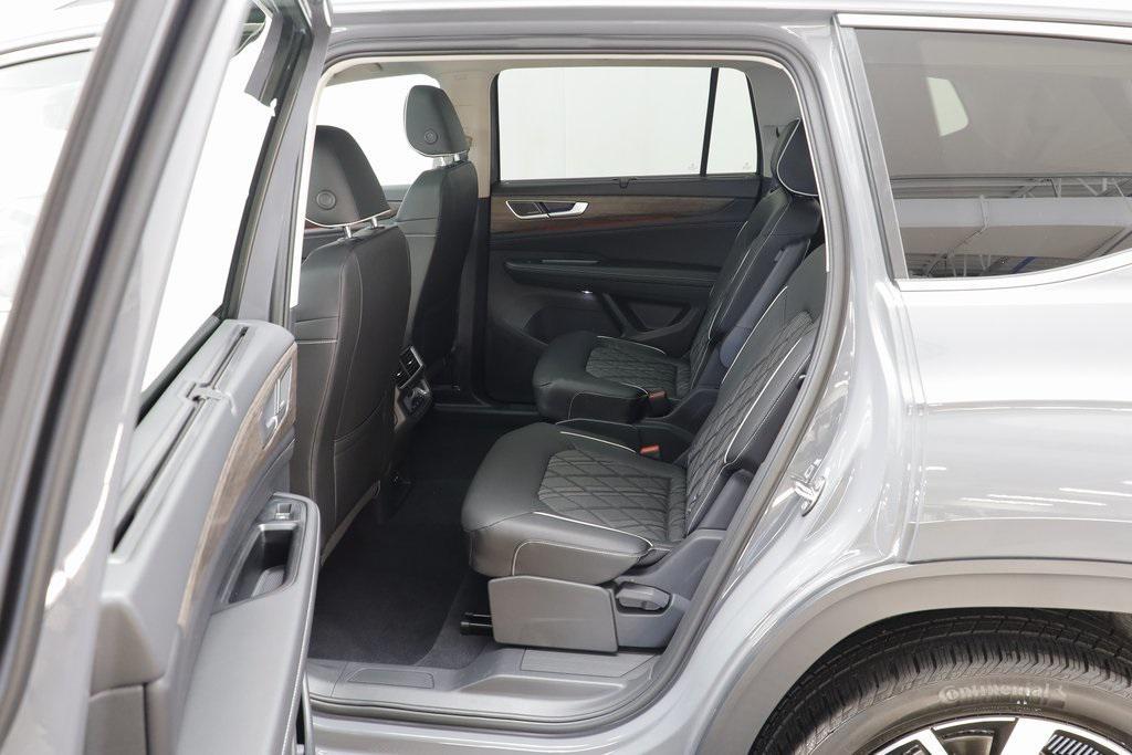 new 2026 Volkswagen Atlas car, priced at $54,716