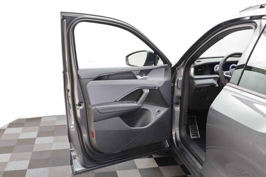 new 2025 Volkswagen Tiguan car, priced at $35,788