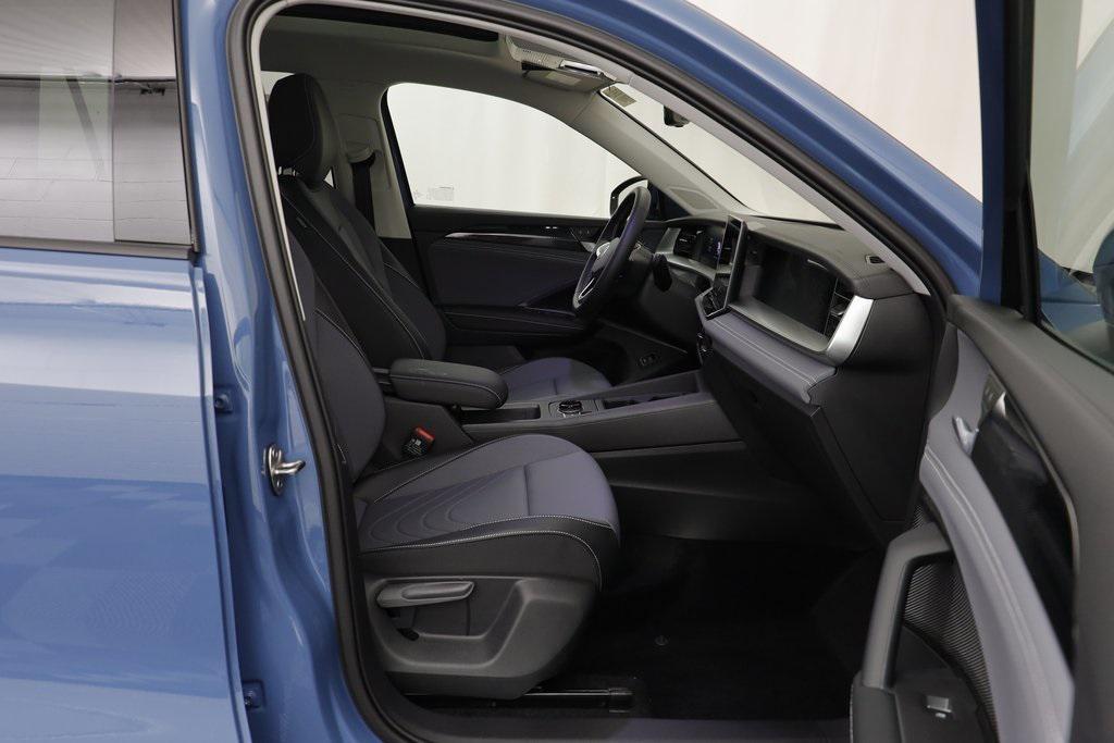 new 2025 Volkswagen Tiguan car, priced at $34,207