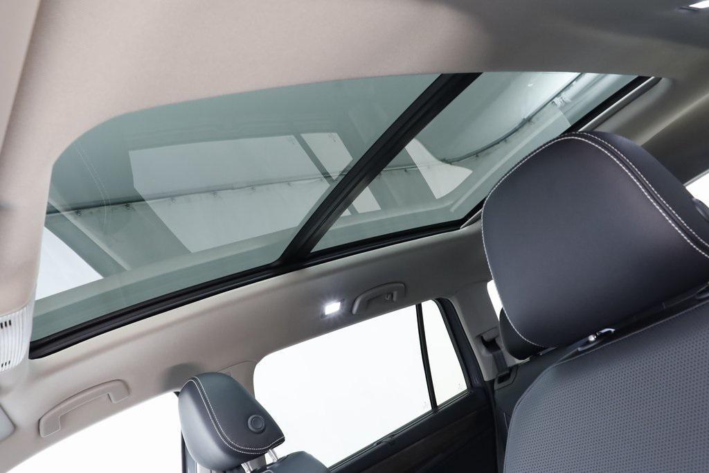 new 2025 Volkswagen Atlas car, priced at $48,501