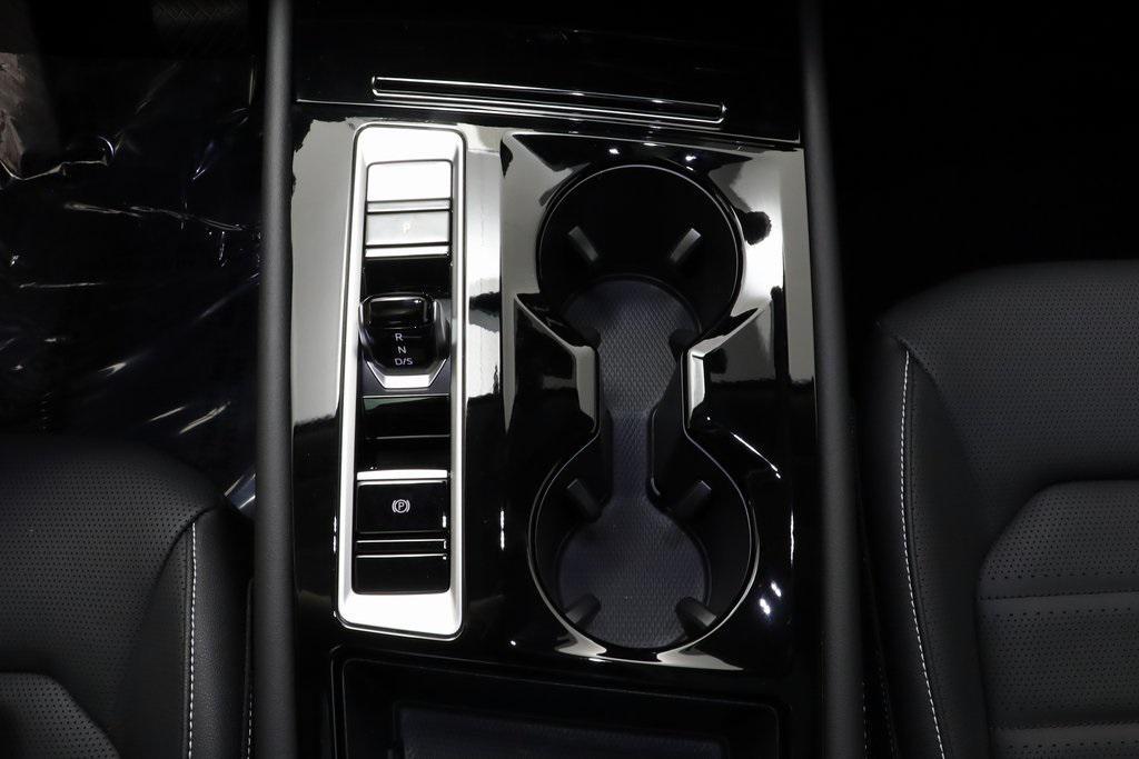 new 2025 Volkswagen Atlas car, priced at $48,501