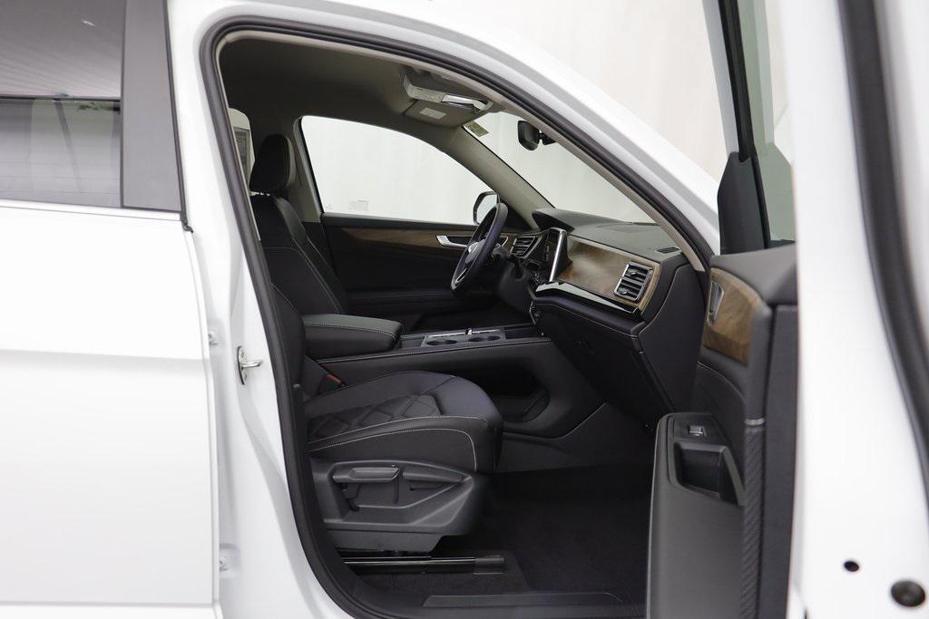 new 2026 Volkswagen Atlas car, priced at $41,137