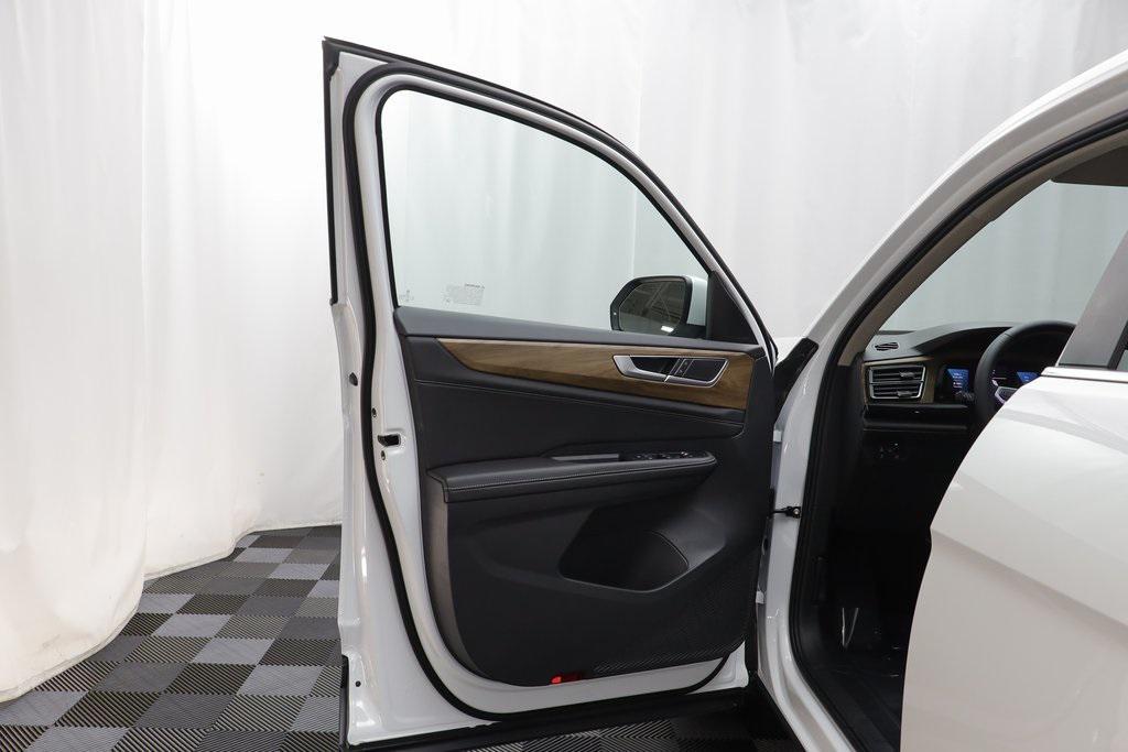 new 2026 Volkswagen Atlas car, priced at $41,137