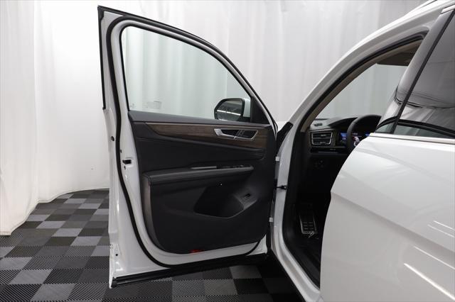 new 2025 Volkswagen Atlas car, priced at $53,506