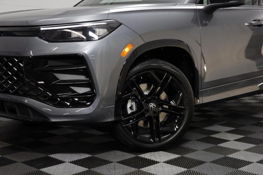 new 2025 Volkswagen Tiguan car, priced at $35,798