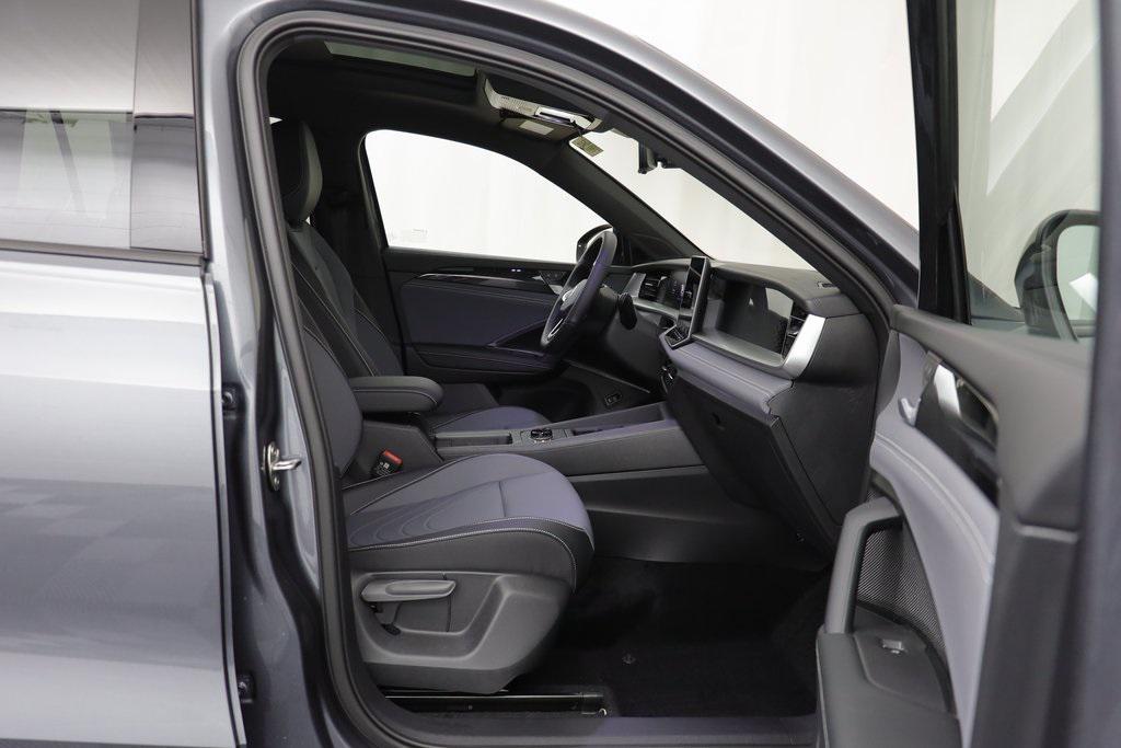 new 2025 Volkswagen Tiguan car, priced at $35,798