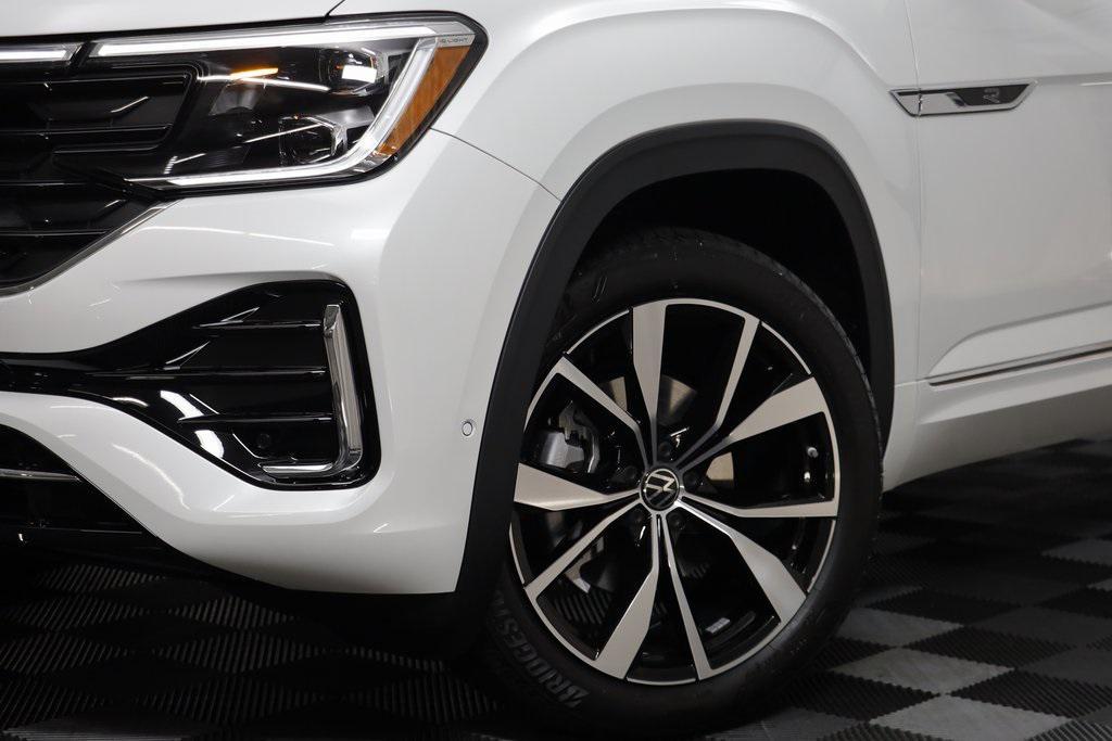 new 2026 Volkswagen Atlas car, priced at $54,496