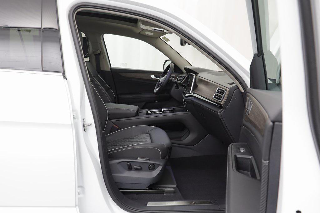 new 2026 Volkswagen Atlas car, priced at $54,496