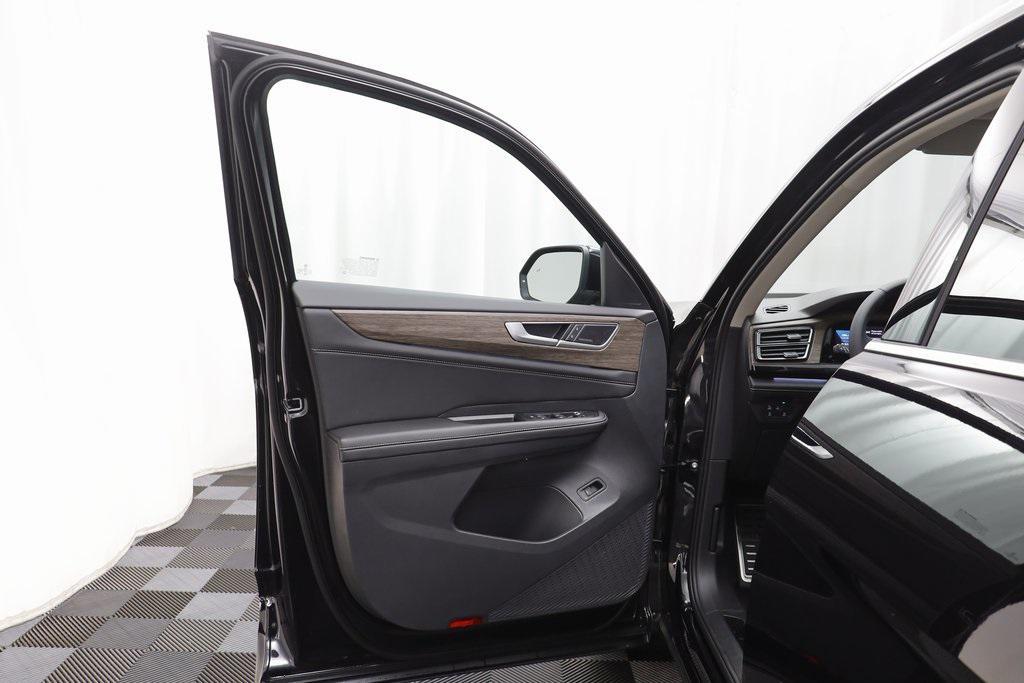 new 2026 Volkswagen Atlas car, priced at $53,205