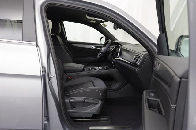 new 2025 Volkswagen Atlas Cross Sport car, priced at $43,482