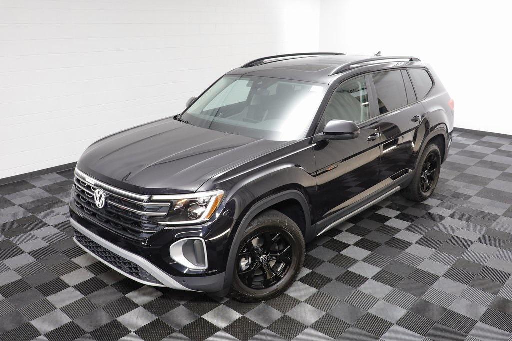 new 2026 Volkswagen Atlas car, priced at $47,925