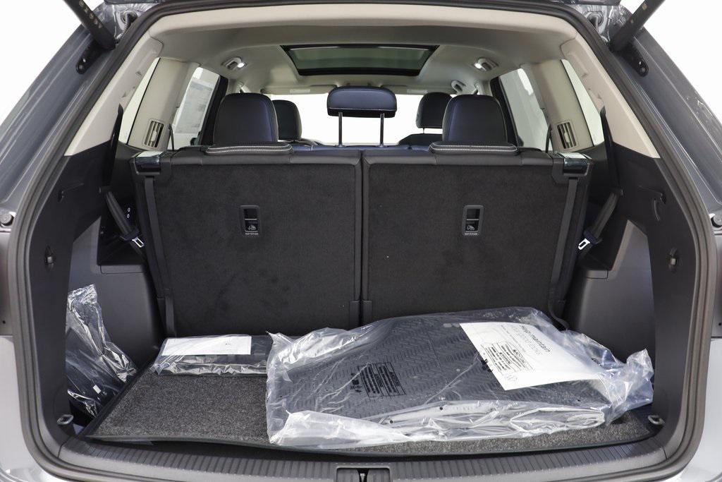 new 2025 Volkswagen Atlas car, priced at $52,811