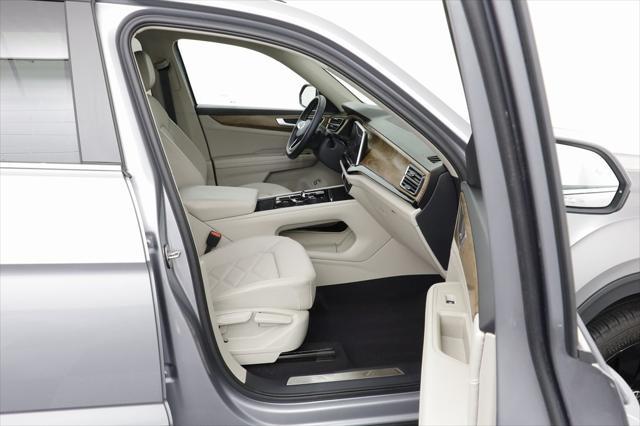 used 2025 Volkswagen Atlas car, priced at $41,624