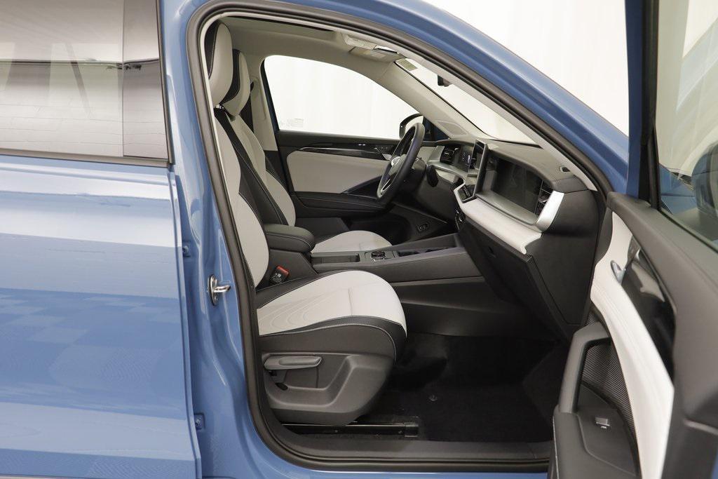 new 2025 Volkswagen Tiguan car, priced at $34,207