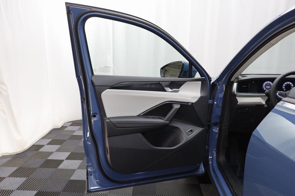 new 2025 Volkswagen Tiguan car, priced at $34,207