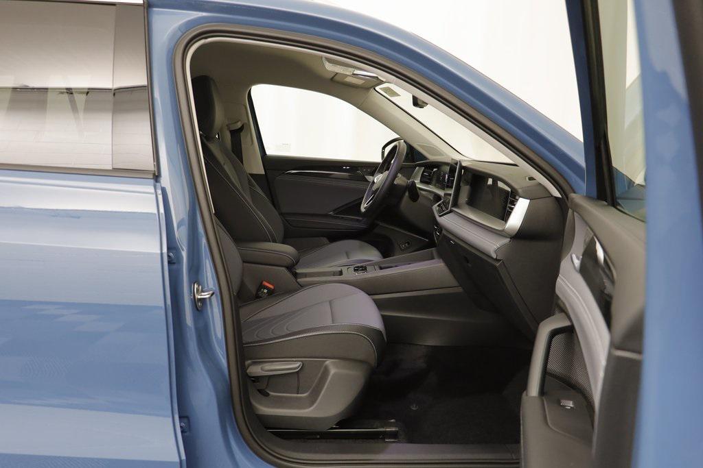 new 2025 Volkswagen Tiguan car, priced at $34,675