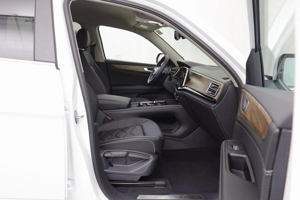 new 2026 Volkswagen Atlas car, priced at $45,891