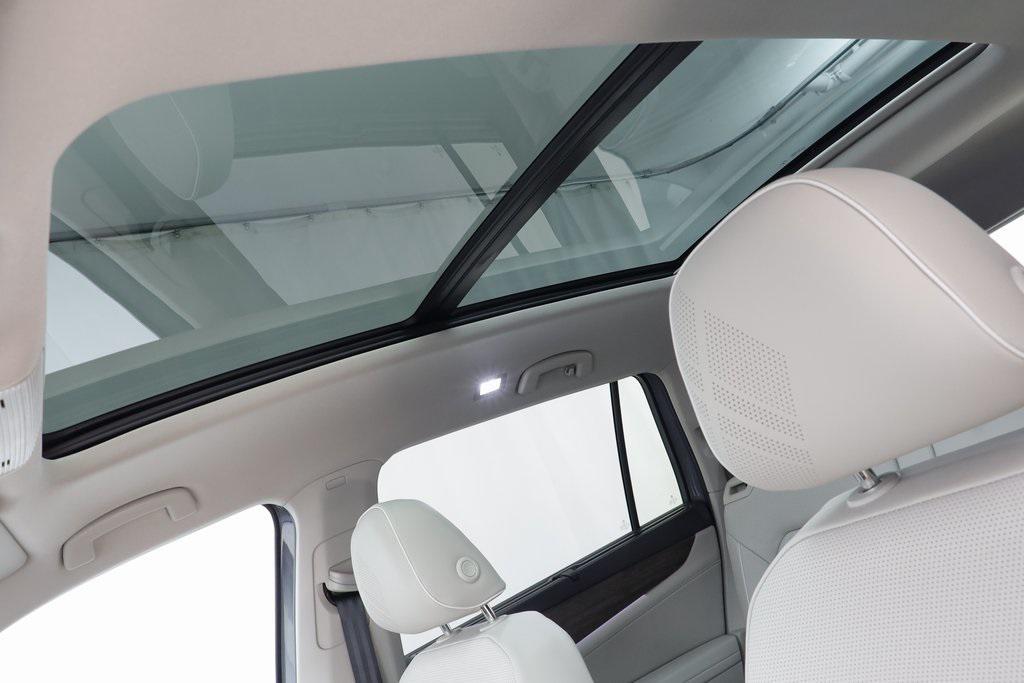 new 2026 Volkswagen Atlas car, priced at $54,118