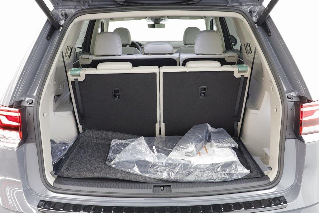 new 2026 Volkswagen Atlas car, priced at $54,118