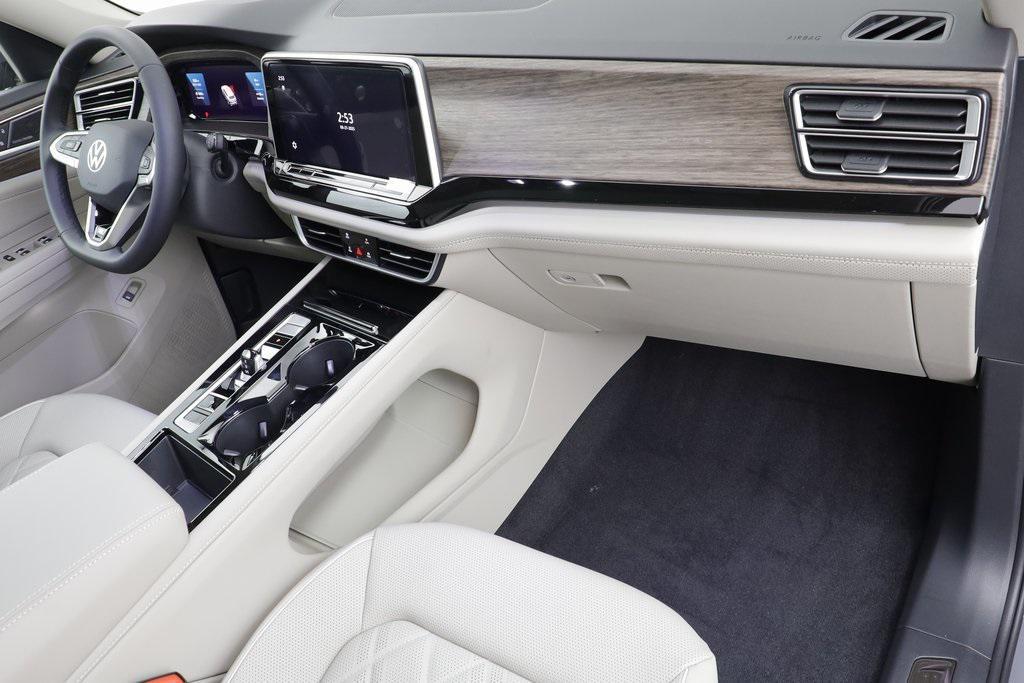 new 2026 Volkswagen Atlas car, priced at $54,118