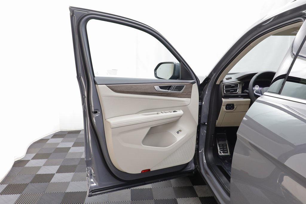 new 2026 Volkswagen Atlas car, priced at $54,118