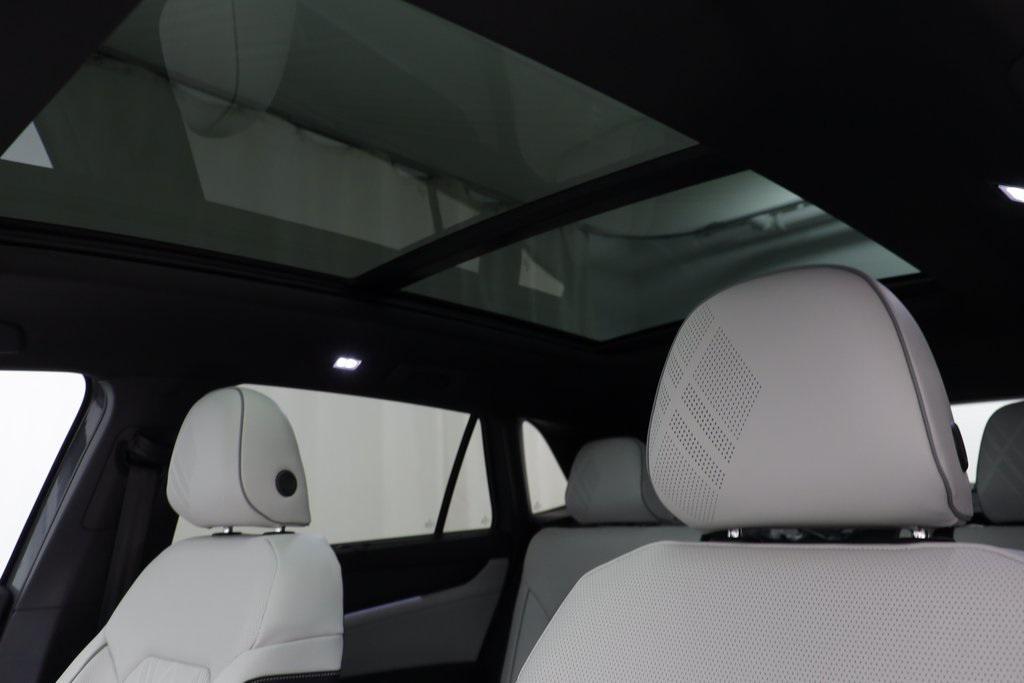 new 2026 Volkswagen Atlas Cross Sport car, priced at $52,662