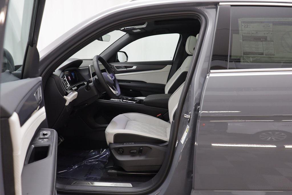 new 2026 Volkswagen Atlas Cross Sport car, priced at $52,662