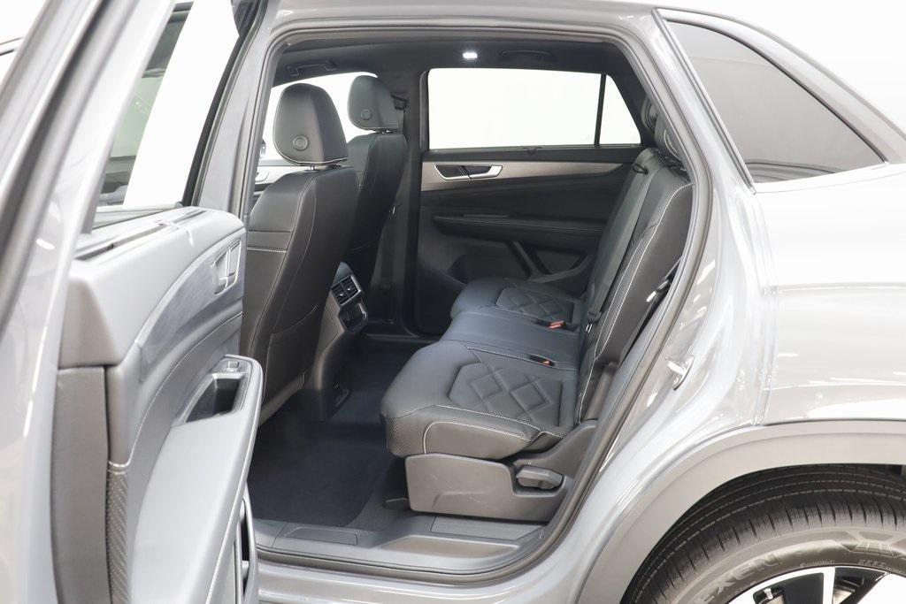 new 2025 Volkswagen Atlas Cross Sport car, priced at $43,201